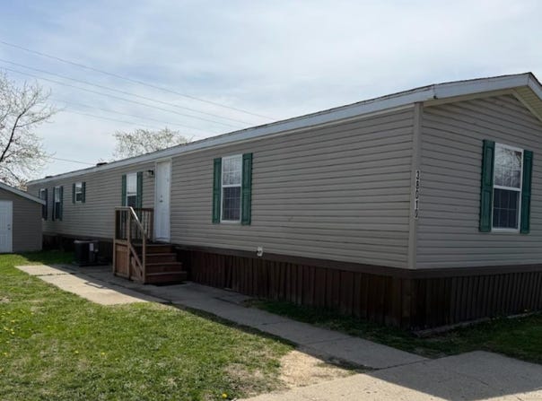 38010 St Tropez, Clinton Township, MI 48038
