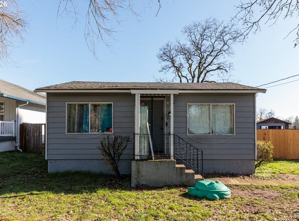 474 N 6th St, StHelens, OR 97051