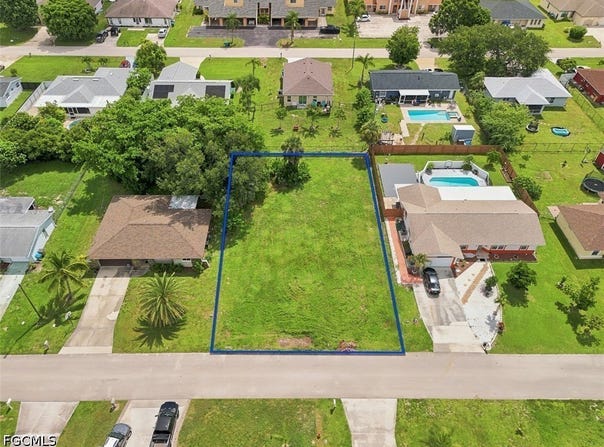 1221 SE 23rd Avenue, Cape Coral, FL 33990