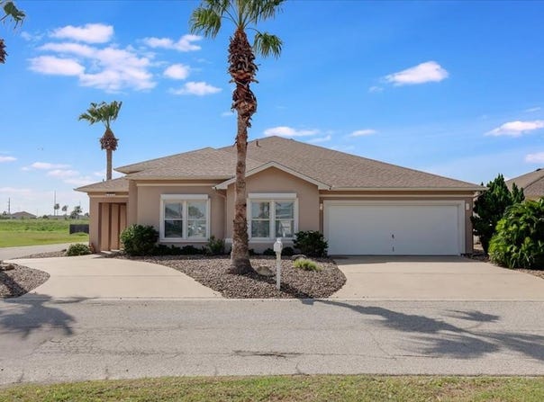 637 Pompano Dr, Aransas Pass, TX 78336