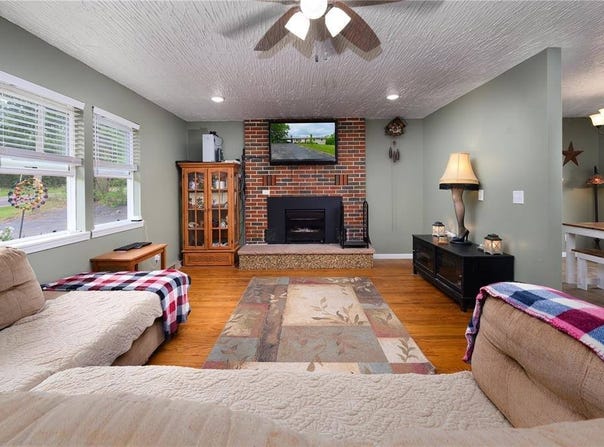 20726 Highway 28, Dixon, MO 65459
