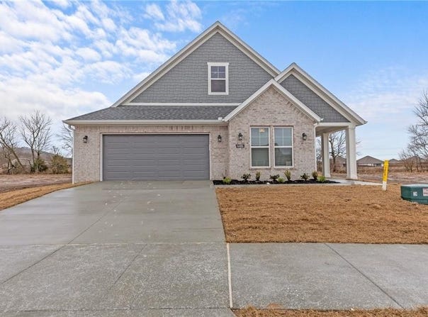 4534  W Huron  LOOP, Fayetteville, AR 72704