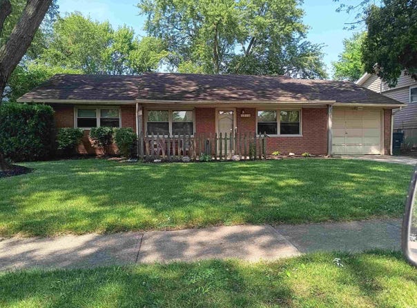 2214 W Concord Road, Muncie, IN 47304