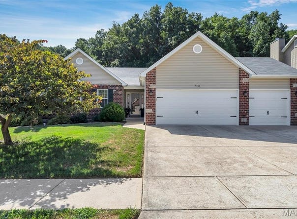 5364 Amber Meadows Drive, Imperial, MO 63052
