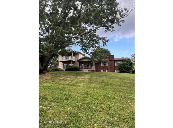 154 Stonehenge St, Harrogate, TN 37752
