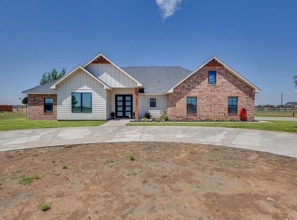 2506 S County Rd 1041, Stanton, TX 79782