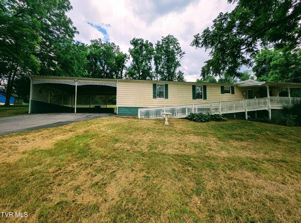 222 Warren Drive, Big Stone Gap, VA 24219