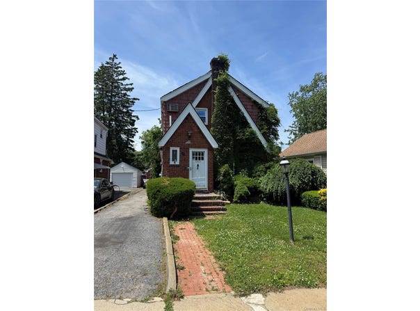 1900 Carleton Place, Baldwin, NY 11510