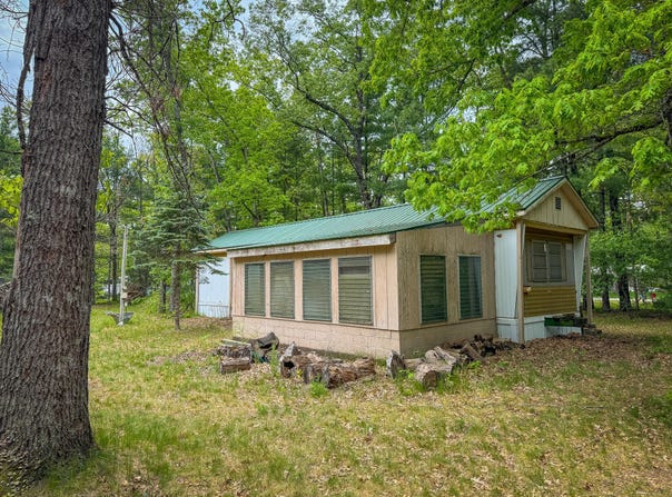 S Black Cherry, Baldwin, MI 49304