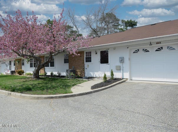 22b Edinburgh Lane, Manchester, NJ 08759