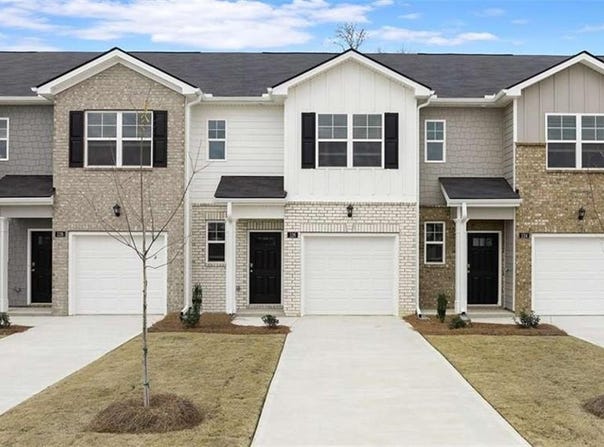 212 Kenmore Circle, Perry, GA 31069