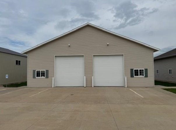 1154 Capital Drive SW, Cedar Rapids, IA 52404