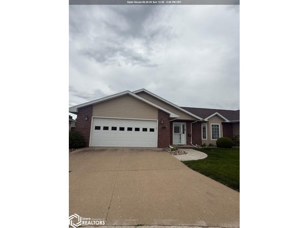 1557 MASON LANE, Burlington, IA 52601