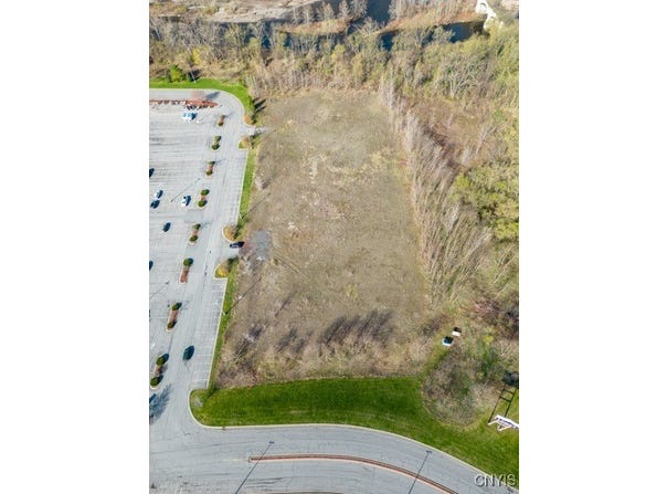 180 Lowes Blvd, Herkimer, NY 13350