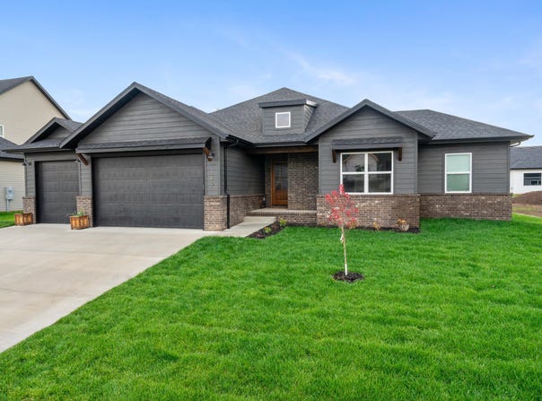 141 E Kelce Lane, Republic, MO 65738