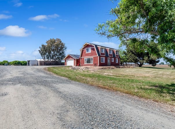 9903 Road 232, Terra Bella, CA 93270