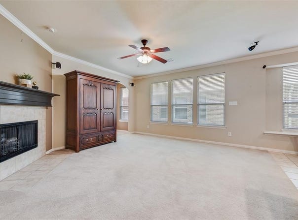 324 Kirby Drive, Lantana, TX 76226