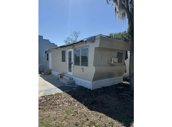 4 W Main St, Mount Dora, FL 32757