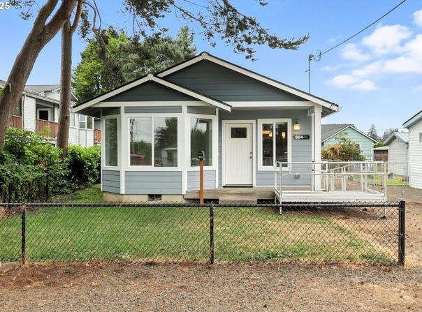 804 E 4TH ST, Tillamook, OR 97141