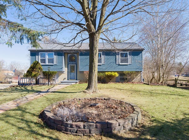 5836 Kings Arms Court, Waterford, MI 48327