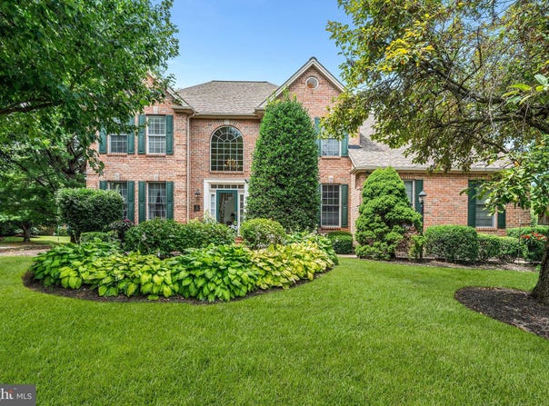 5050 DRUMMOND CIRCLE, CENTER VALLEY, PA 18034