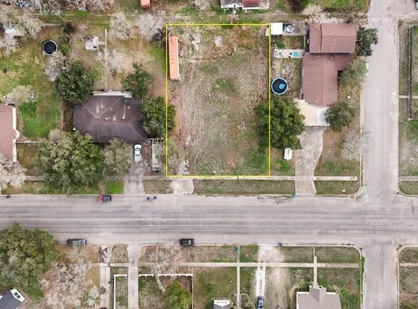 808 E Market St., SINTON, TX 78387