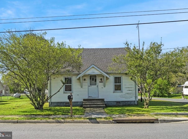 30600 DEPOT ST, NEW CHURCH, VA 23415