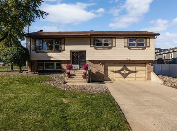 1138 Timber Lane, Darien, IL 60561