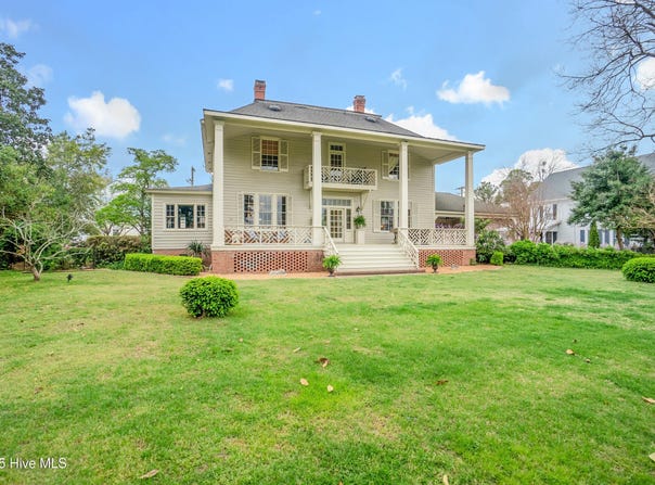 110 N Front Street, Hertford, NC 27944