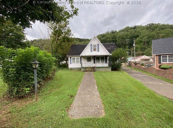 33 Justice Addition Circle, Logan, WV 25601
