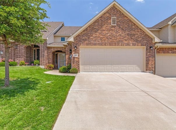 225 Legacy Boulevard, Weatherford, TX 76085