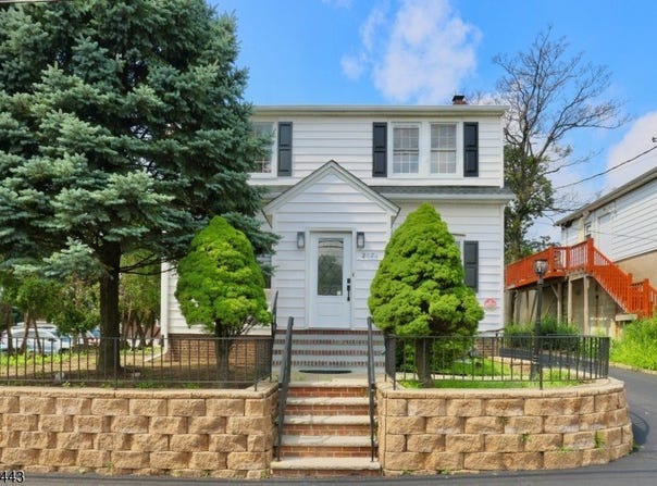 2071 State Route 35, Sayreville Boro, NJ 08879-2065