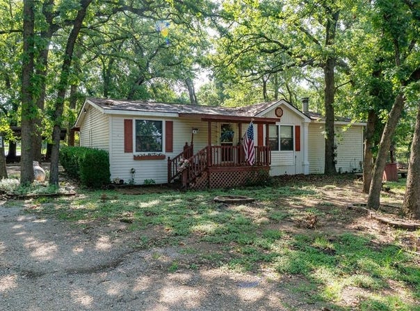 4967 Blue Water Circle, Granbury, TX 76049