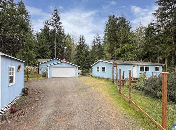 60 Rhododendron Dr, Sequim, WA 98382