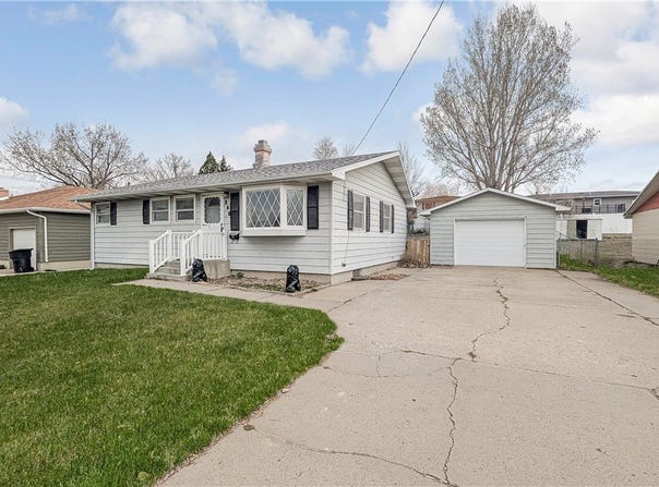 131 Maple Avenue, Glendive, MT 59330