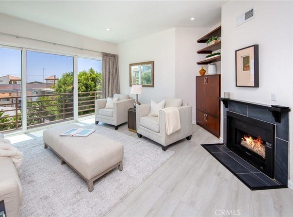 11949 Goshen Avenue, Los Angeles, CA 90049