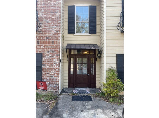 24247 Chateau De Chene Blvd, Walker, LA 70785