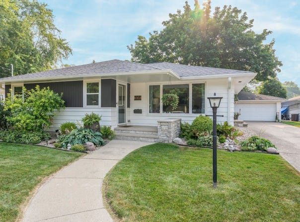 808 IDA Street, MENASHA, WI 54952