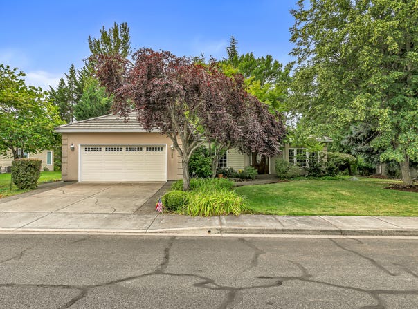 135 Princeville Drive, Eagle Point, OR 97524