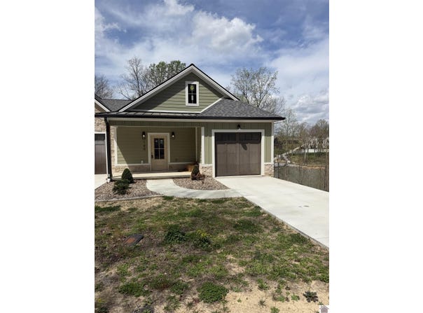 1140 Eagle Rest Dr., Grand Rivers, KY 42045