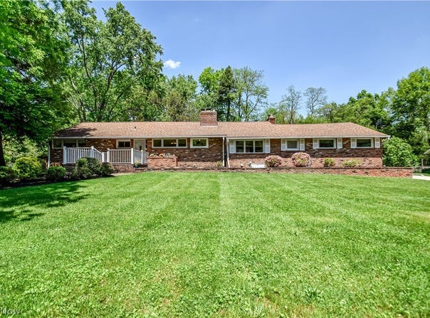 8905 Spring Valley Drive, Mentor, OH 44060
