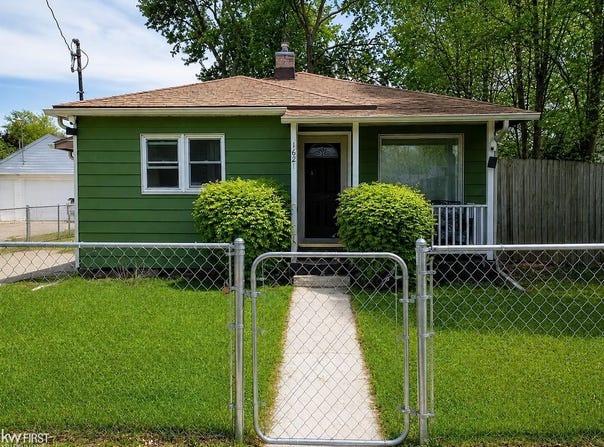 1621 Stocker Street, Flint, MI 48504