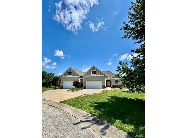 825-827-827 June Avenue, Palmyra, MO 63461