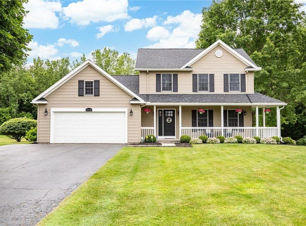 3718 Deer Meadow Run, Walworth, NY 14502