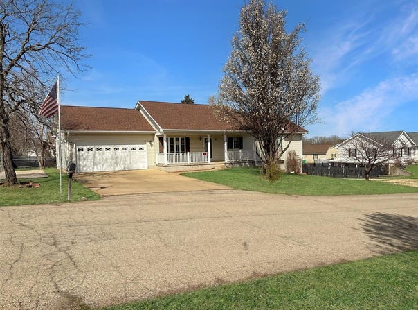 86 Fox Drive, Farmington, MO 63640