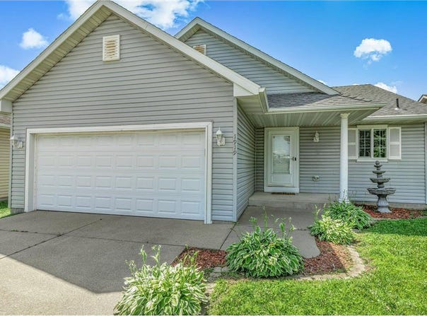 1919 W Oakes Drive, Saint Cloud, MN 56303