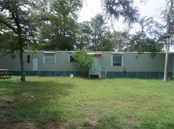 1561 Pecan Drive, Caldwell, TX 77836