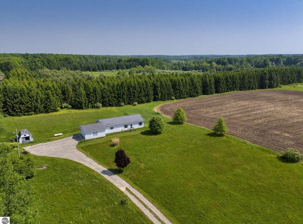 8484 Zue Road, Buckley, MI 49620
