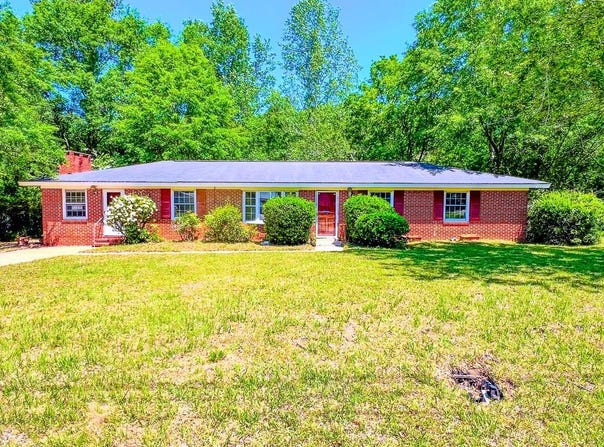 304 Rebecca Ave., Dothan, AL 36303