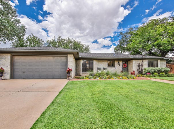 803 14th Street, Shallowater, TX 79363